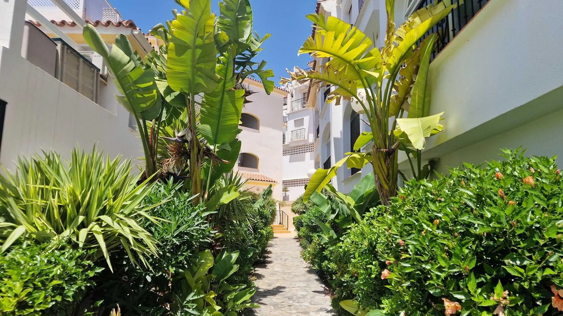 Shr062 Two Bedroom Apartment Valparaiso In Nerja
