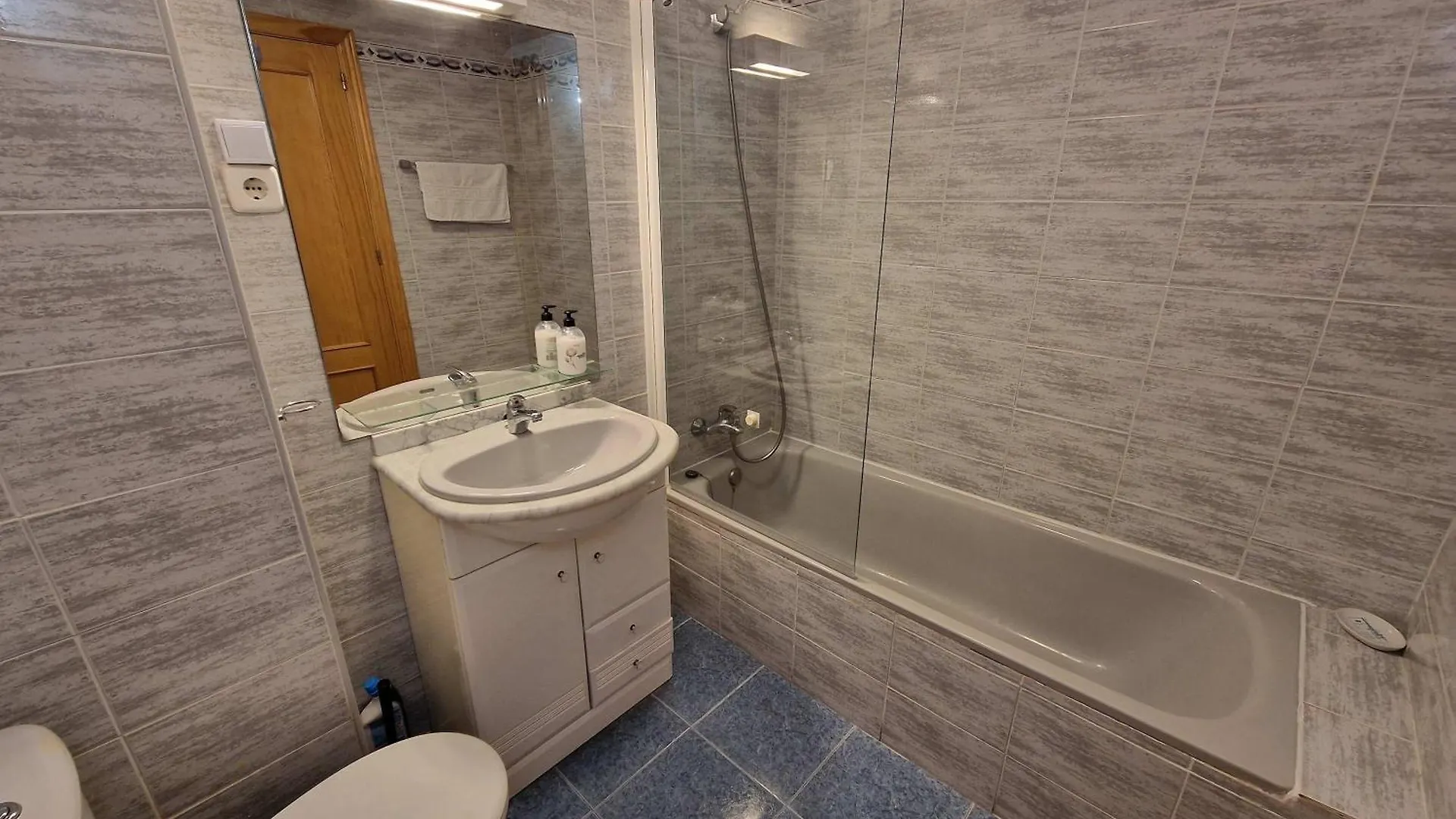 Shr062 Two Bedroom Apartment Valparaiso In Nerja Spain
