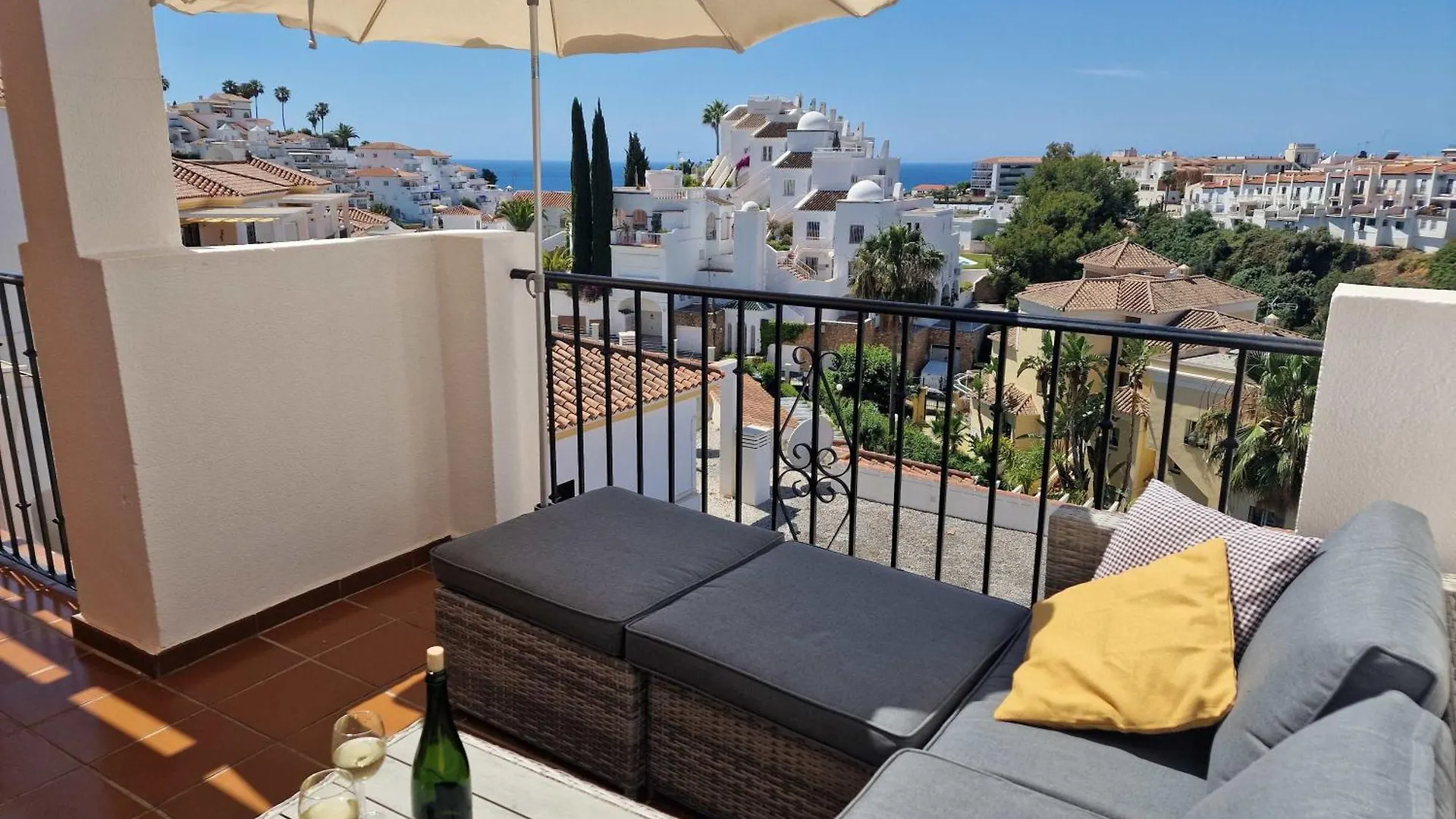 Shr062 Two Bedroom Apartment Valparaiso In Nerja
